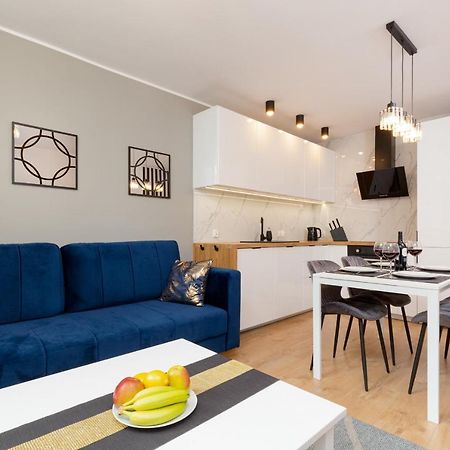Beautiful Two-Bedroom Apartment Warsaw Bielany By Noclegi Renters المظهر الخارجي الصورة