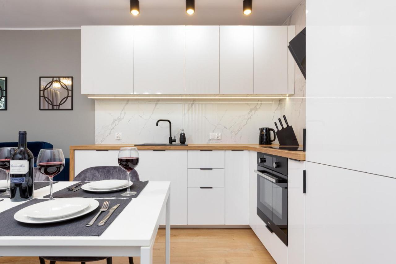 Beautiful Two-Bedroom Apartment Warsaw Bielany By Noclegi Renters المظهر الخارجي الصورة