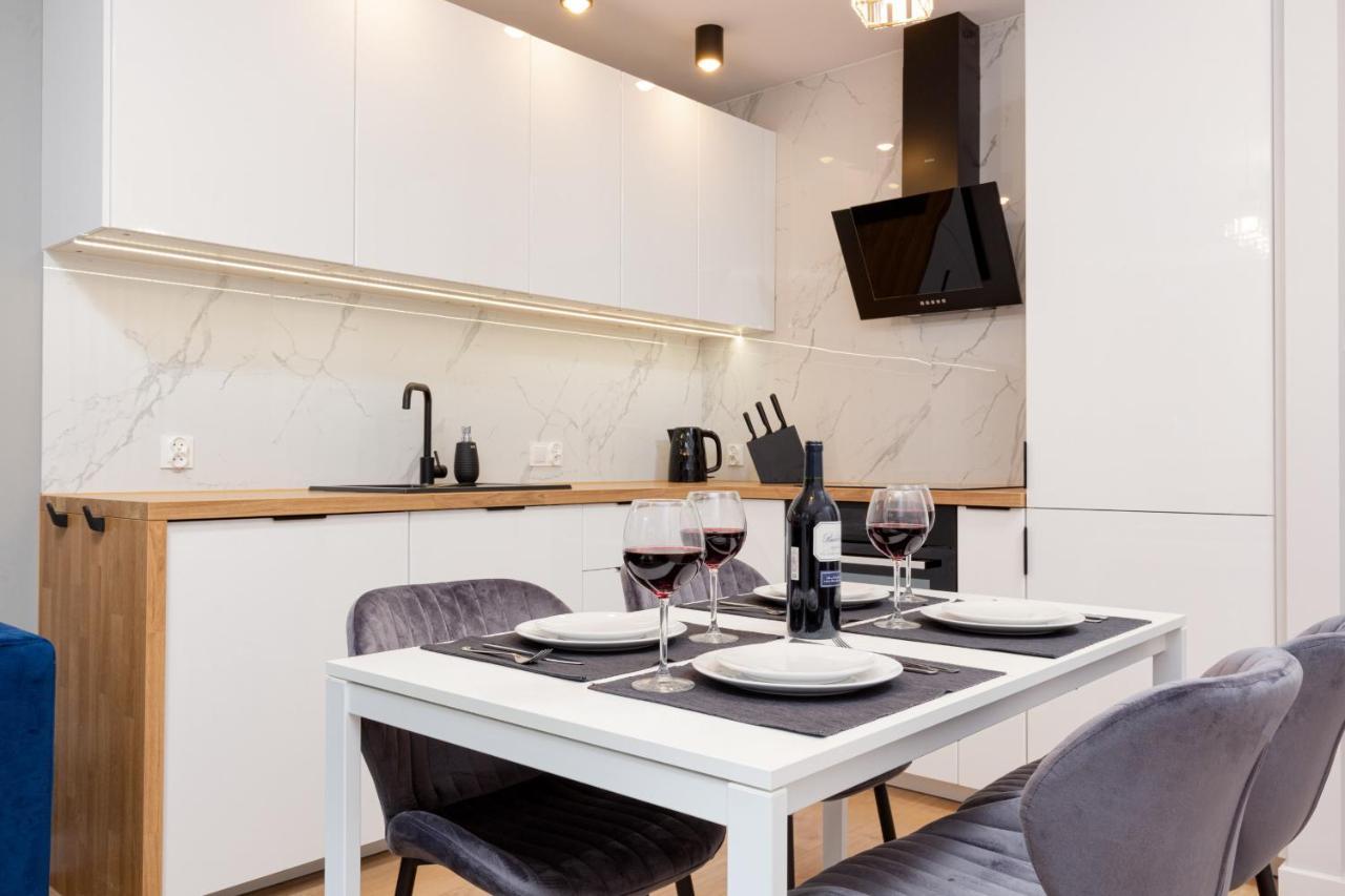 Beautiful Two-Bedroom Apartment Warsaw Bielany By Noclegi Renters المظهر الخارجي الصورة