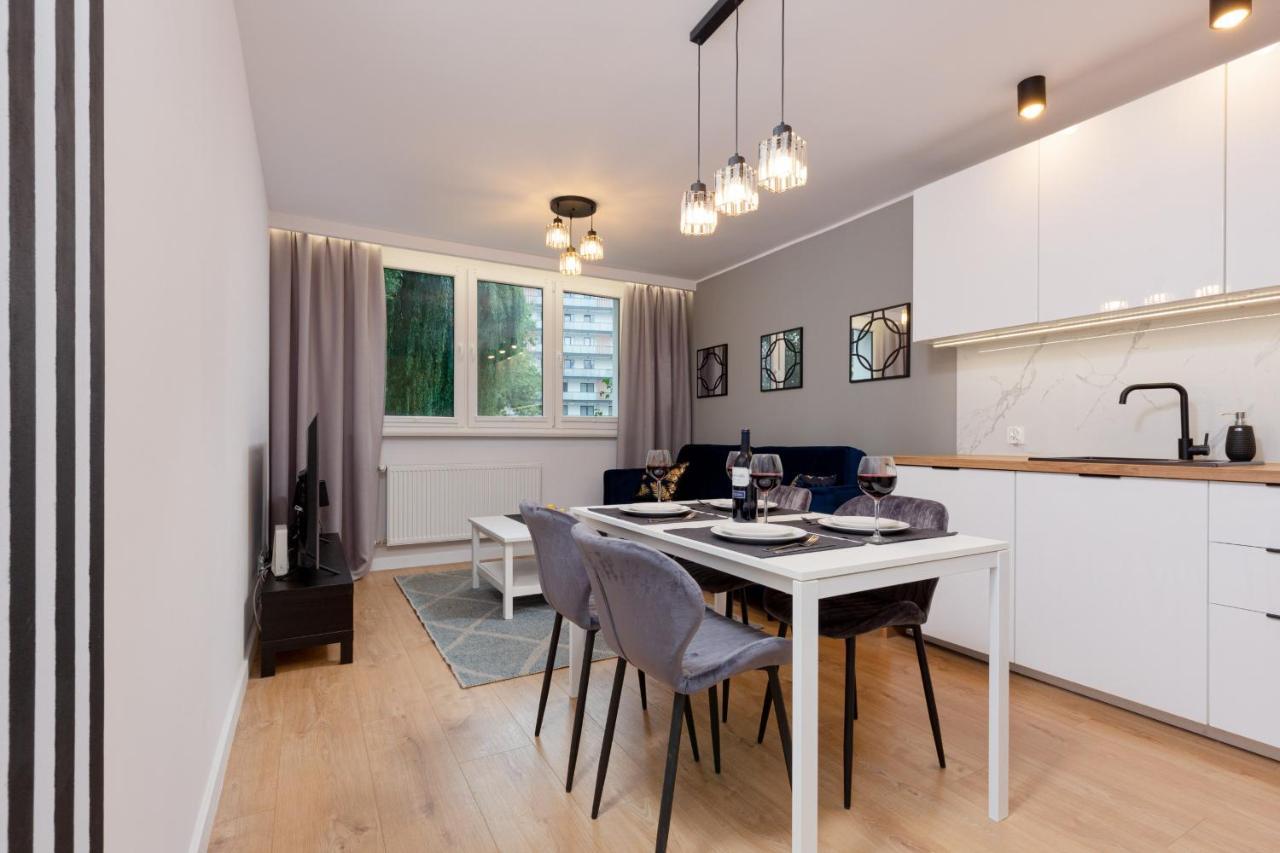 Beautiful Two-Bedroom Apartment Warsaw Bielany By Noclegi Renters المظهر الخارجي الصورة